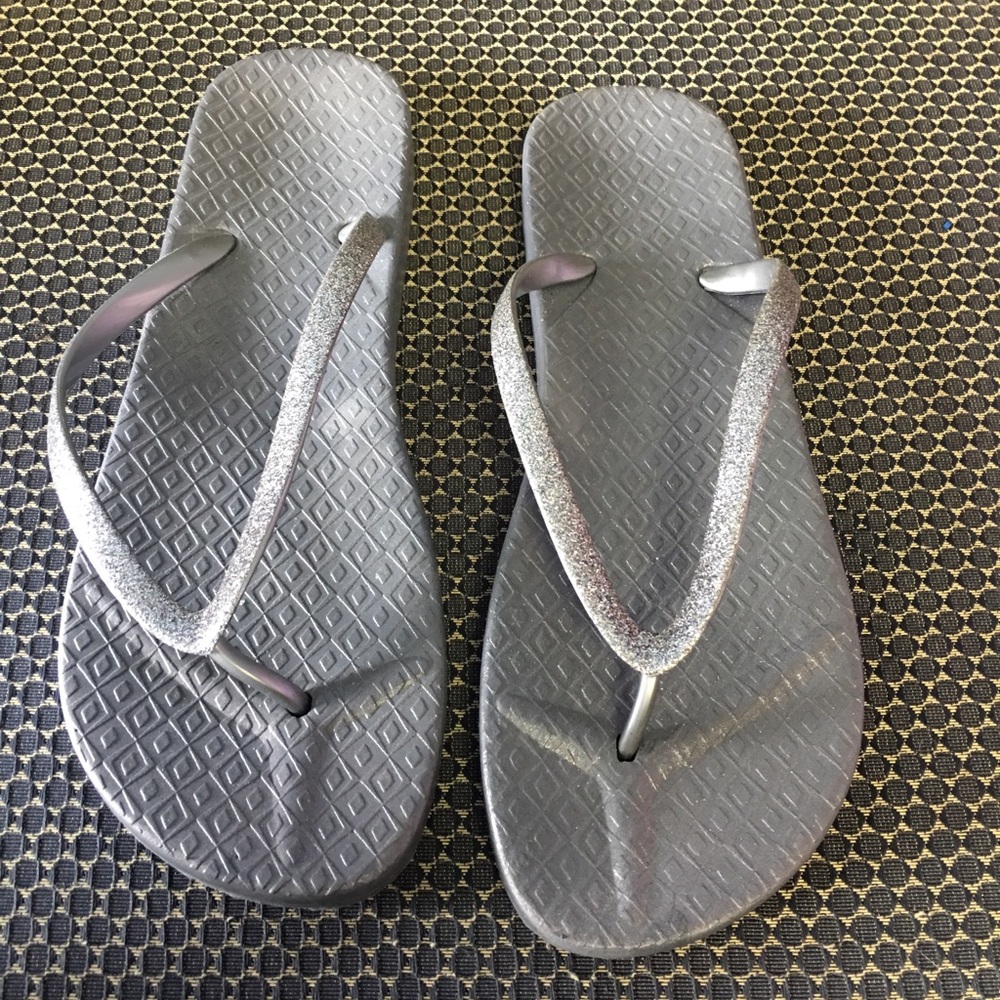 Gray Flip Flop